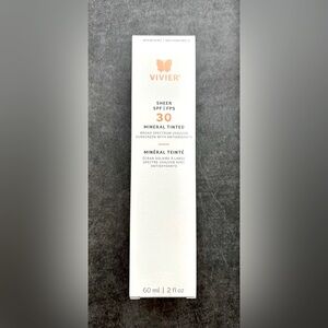NEW! VIVIER SHEER SPF | FPS 30 MINERAL TINTED
BROAD SPECTRUM UVA/UVB SUNSCREEN